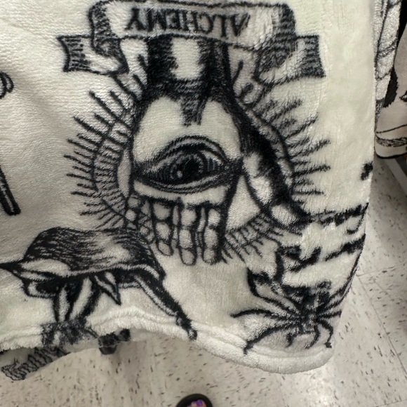 RACHEL Rachel Roy Halloween THE Alchemy Oversized Plush Throw Blanket Halloween - Picture 8 of 15